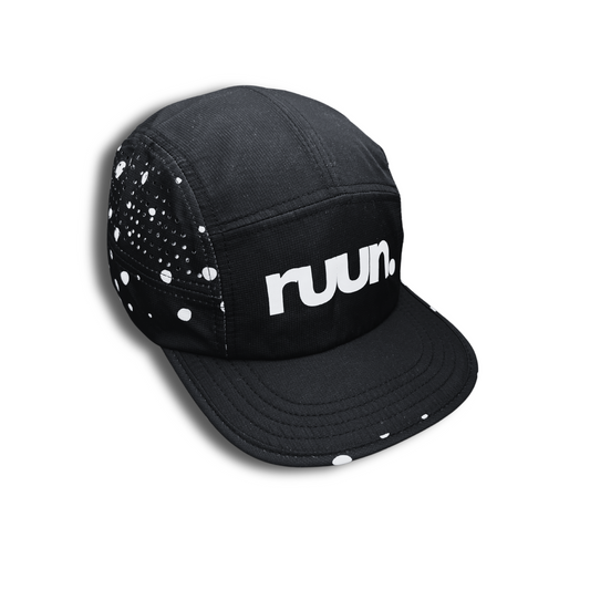 'The Dot' Running cap Running cap - Black/Black and White Dots